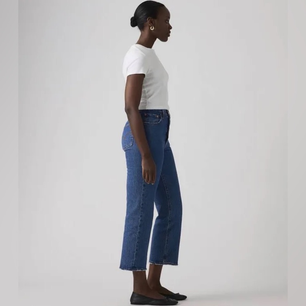 LEVI's Ribcage Straight Raw Hem Ankle Jeans Iconic High Rise in Medium Blue Wash - Picture 3 of 7